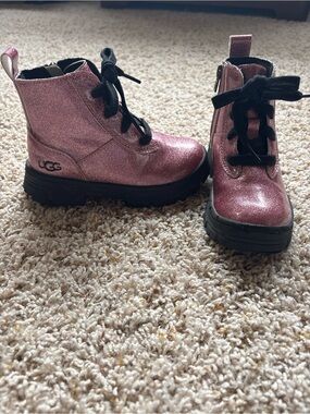 UGG Ashton Lace  pink Glitter Ankle Boot